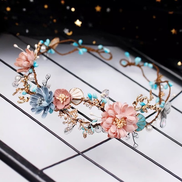 Seashell Charm Floral Headband, Floral Bridal Wreath, Bridal Headband main image 4